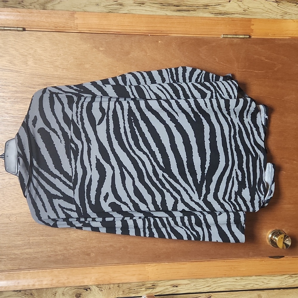 Lula zebra button down - Picture 4 of 4